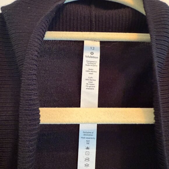 Lululemon Sit In Lotus Wrap II Black size 12 - Picture 5 of 6